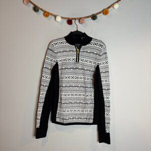 Skyr black and white half zip sweater